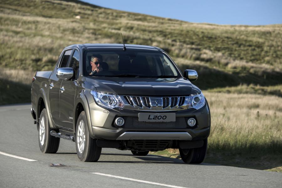  Mitsubishi L200 Double Cab Barbarian 2015 года  (фото 23 из 30)